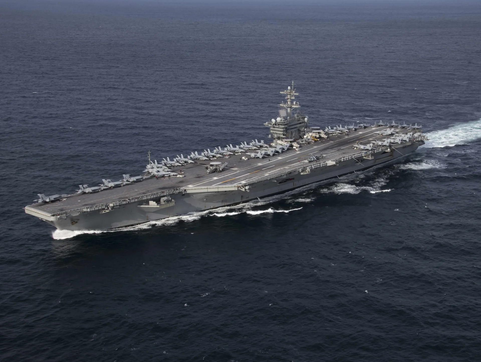İran'dan ABD'ye Meydan Okuma: USS Abraham Lincoln Hedef Alındı İddiası